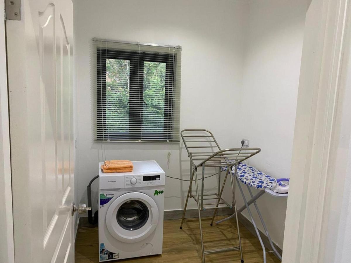 Jasmine Stay Self-Catering Apartments 빅토리아 외부 사진