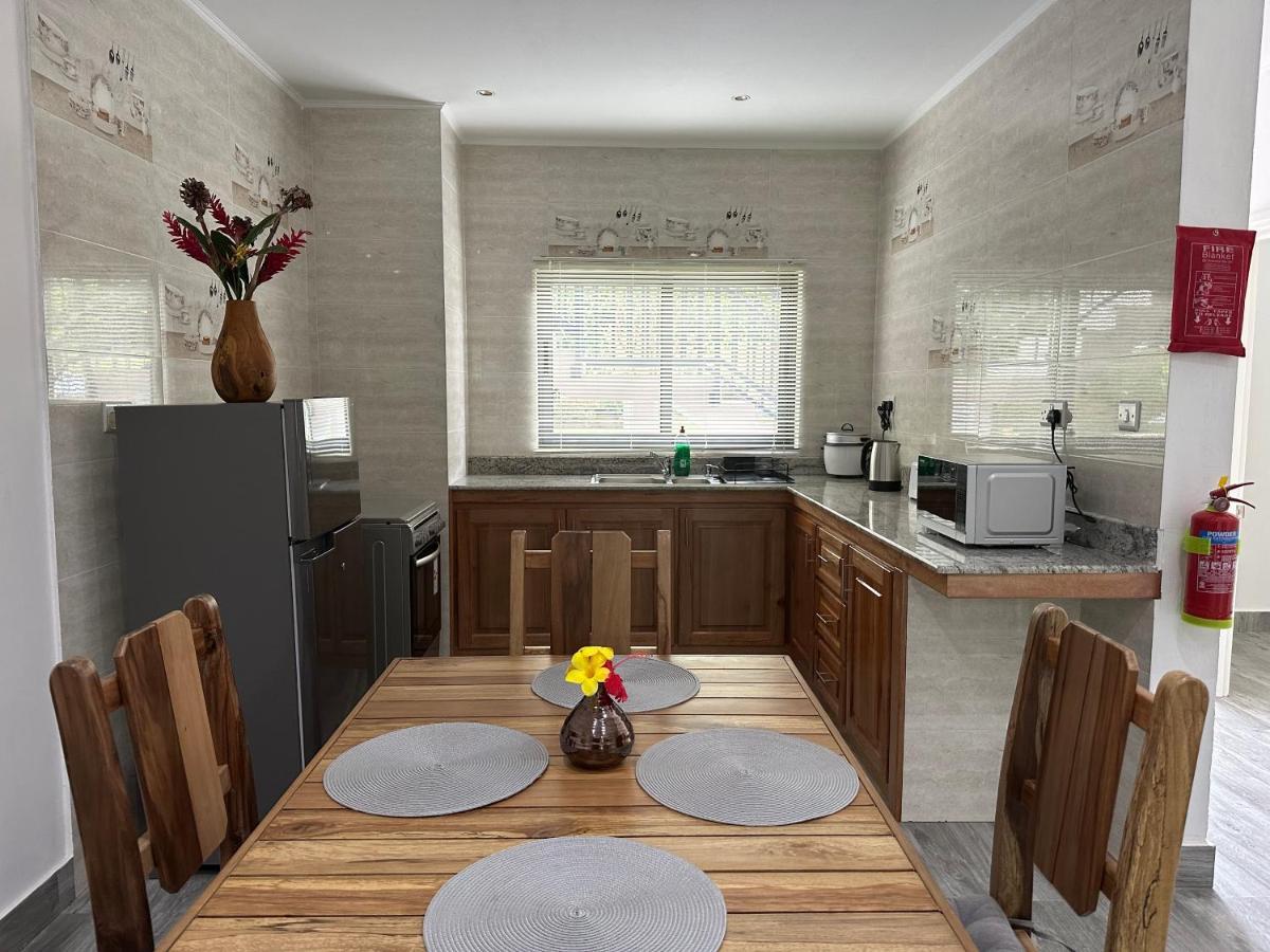 Jasmine Stay Self-Catering Apartments 빅토리아 외부 사진